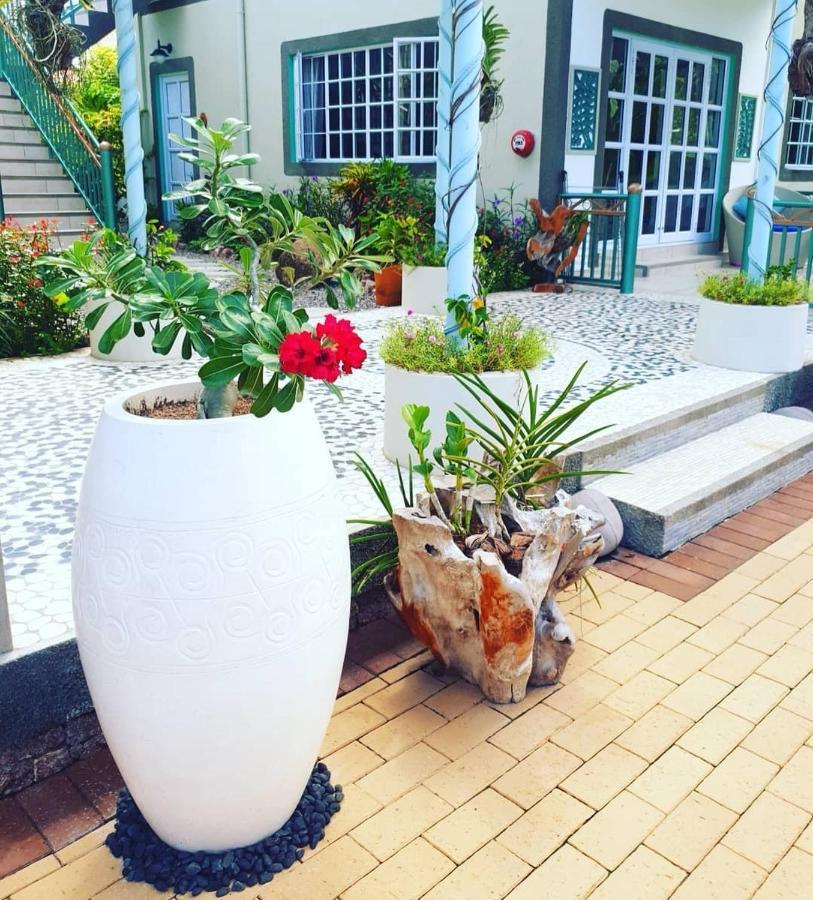Charme De L'ile Aparthotel 2*