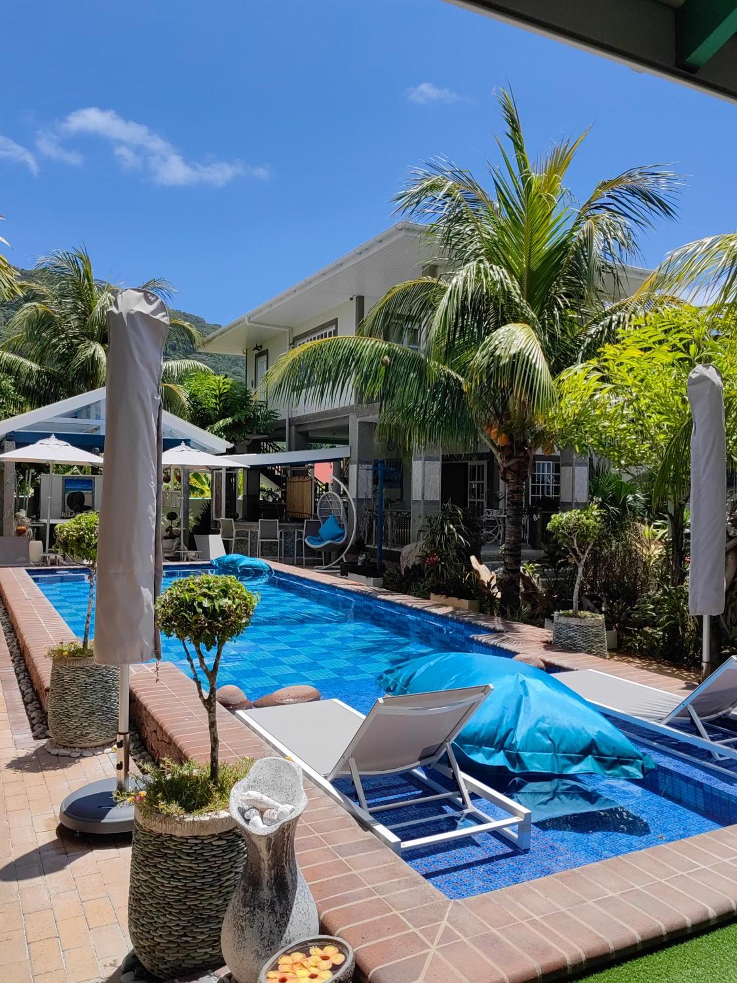 Charme De L'ile Aparthotel