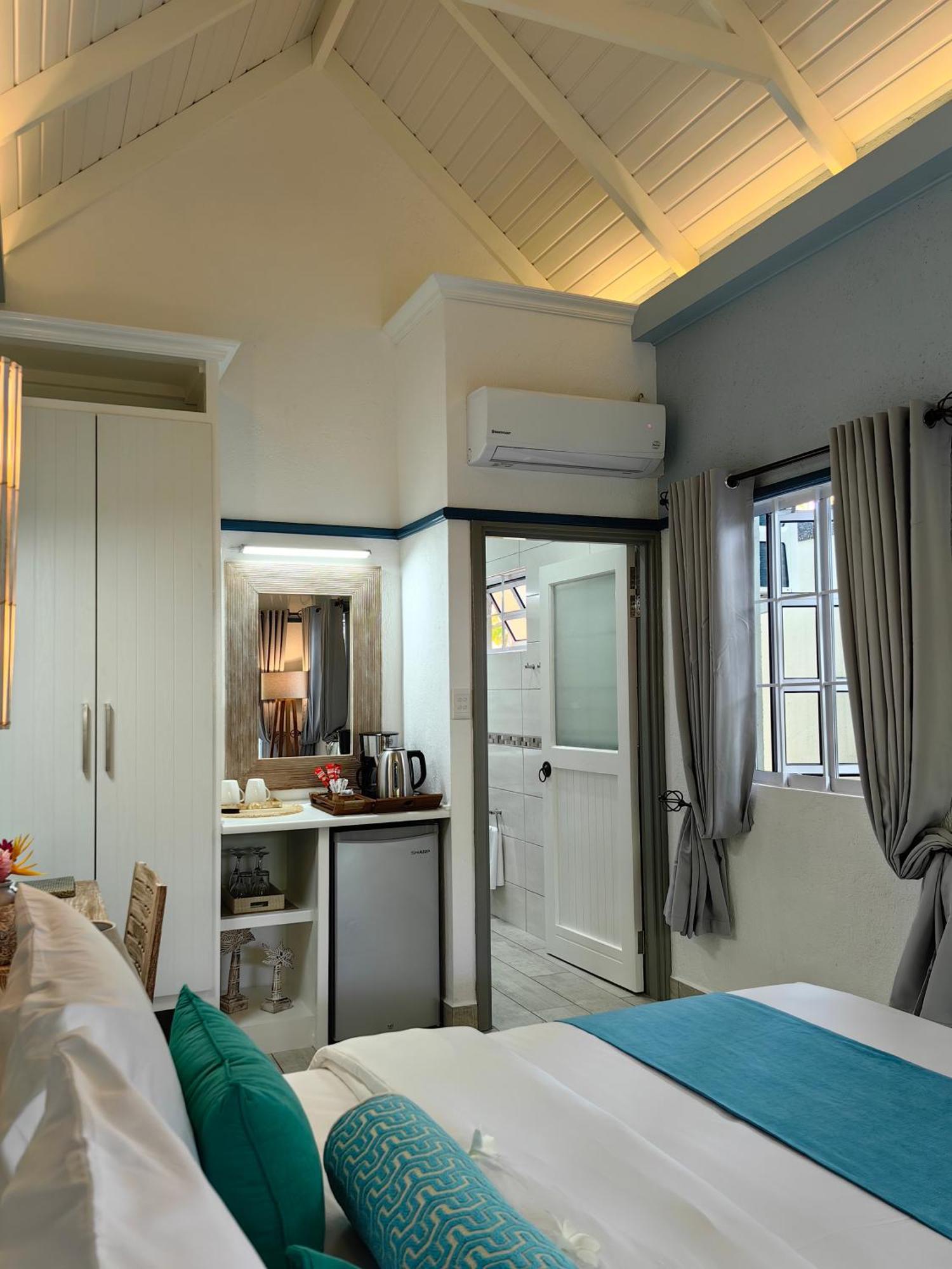 Aparthotel Charme De L'ile 2*